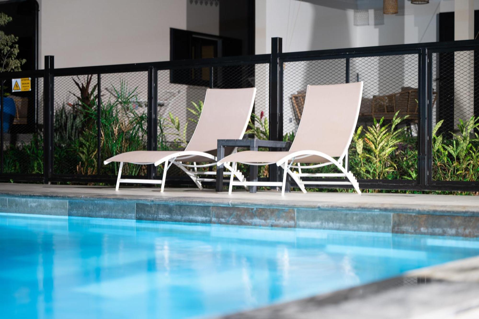 סן-לואי O Ruisseau Lodges - Lodge Dattier מראה חיצוני תמונה